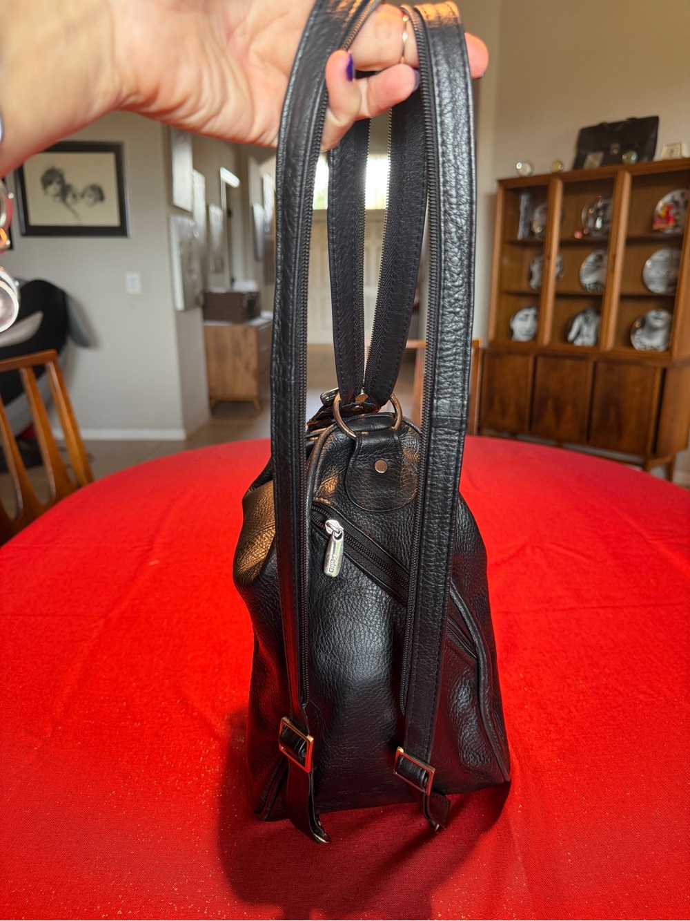 👉🏼LIKE NEW👈🏼 Gorgeous European Black Leather Transitional Backpack Purse- Patra